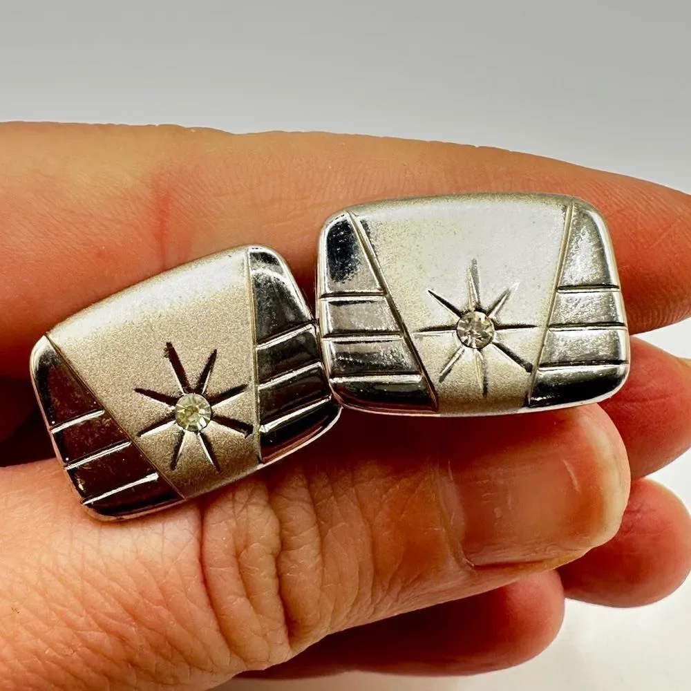 Men’s vintage silver toned cuff‎ links with cz stone!